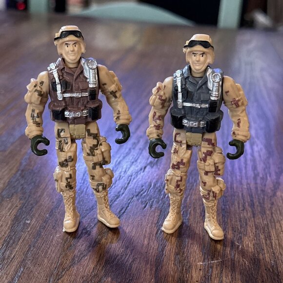 2 Vintage Chaps Mei Special Ops Desert Camo Front Line Soldier 4" Action Figures - Picture 1 of 2